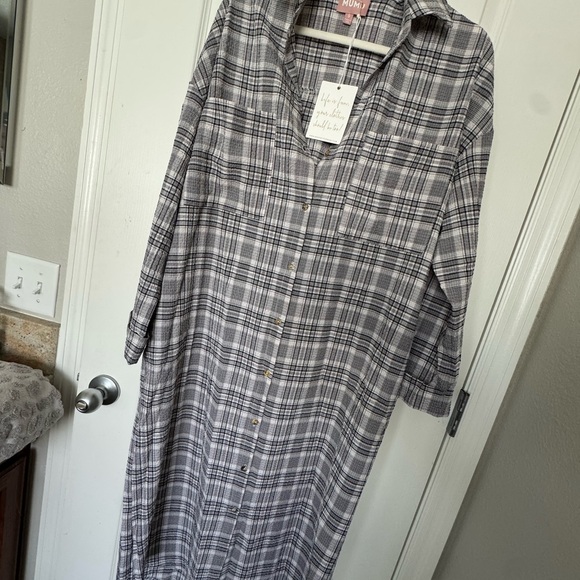 Show Me Your Mumu Black + White Plain Shacket Size Small - Picture 2 of 3